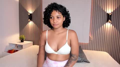 Snapshot of zafiiraa chatting on February 2025 11:44:02 AM zafira online show from February 2025 11:44:02 AM
