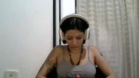 Snapshot of zafiro_rubi chatting on April 2026 03:43:01 PM Zafiro online show from April 2026 03:43:01 PM