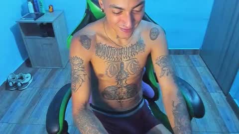 BiG Zafiro online show from December 2025 10:12:01 AM