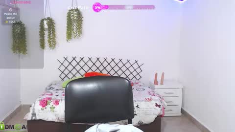 Laura online show from September 2025 07:35:01 PM