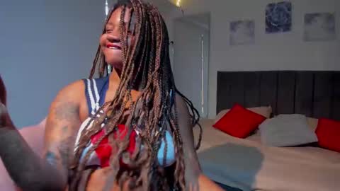 Snapshot of zahra_rose chatting on February 2025 12:04:02 PM zahra_rose online show from February 2025 12:04:02 PM