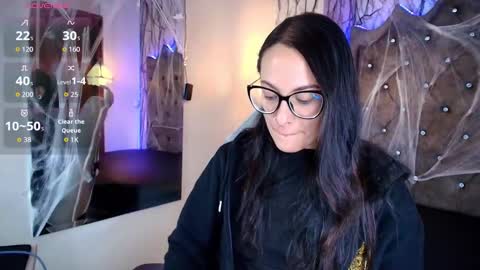   online show from October 2025 07:34:02 PM