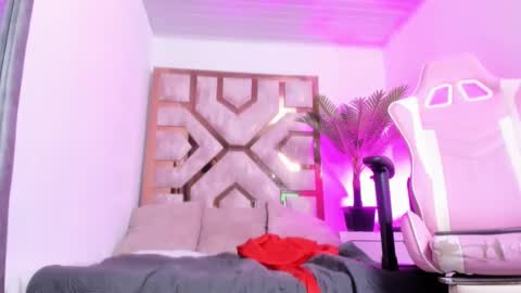 zamira_taylor online show from February 2025 01:52:02 AM