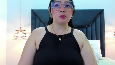 Snapshot of zamiragates1 chatting on March 2025 03:45:01 AM zamiragates1 online show from March 2025 03:45:01 AM