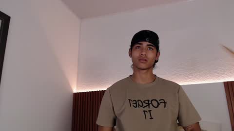 Zander online show from December 2024 01:49:01 PM