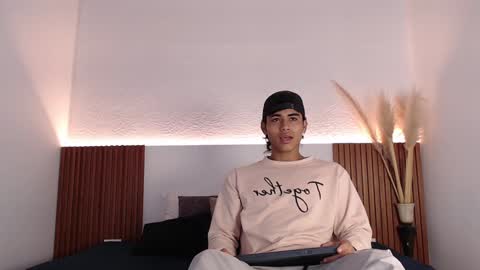 Zander online show from January 2025 01:56:02 PM