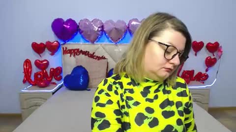 zannadreil online show from February 2025 07:05:02 PM