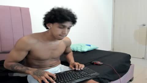 Snapshot of zanxley_ chatting on January 2025 10:26:01 PM zanxley_ online show from January 2025 10:26:01 PM