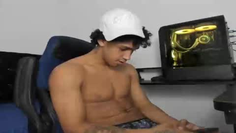 Snapshot of zanxley_ chatting on January 2025 09:47:02 PM zanxley_ online show from January 2025 09:47:02 PM