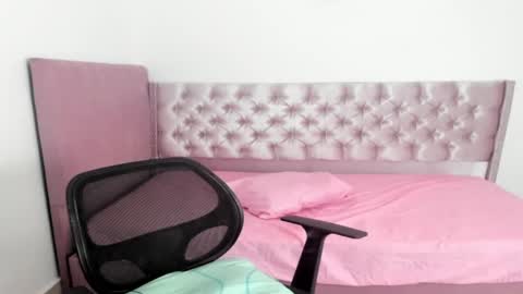 Snapshot of zanxley_ chatting on January 2025 10:28:02 PM zanxley_ online show from January 2025 10:28:02 PM