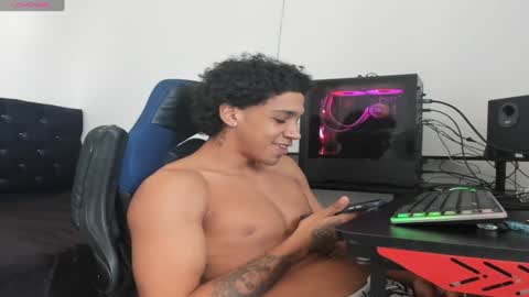 Snapshot of zanxley_ chatting on January 2025 06:28:02 PM zanxley_ online show from January 2025 06:28:02 PM