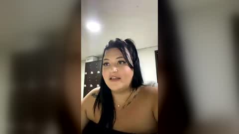 Snapshot of zara__22 chatting on June 2026 10:58:02 PM Andrea online show from June 2026 10:58:02 PM
