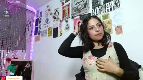 Zara Flores online show from February 2025 09:49:01 PM