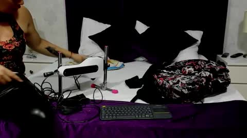 Zarah Andrews online show from January 2026 12:19:01 PM