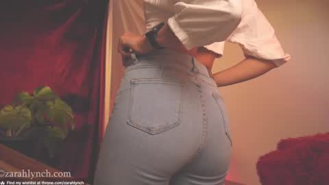 Snapshot of zarahlynch chatting on December 2024 11:50:02 PM Miss Lynch Next show 2911 online show from December 2024 11:50:02 PM