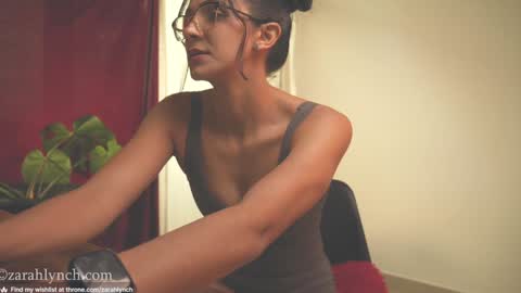 Snapshot of zarahlynch chatting on December 2024 09:04:02 PM Miss Lynch Next show 2911 online show from December 2024 09:04:02 PM