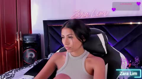 Snapshot of zaralim chatting on October 2025 08:53:02 PM Zara Lim online show from October 2025 08:53:02 PM