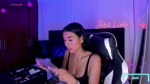 Snapshot of zaralim chatting on November 2025 09:47:01 PM Zara Lim online show from November 2025 09:47:01 PM