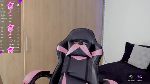 Snapshot of zaria_ivanov chatting on October 2025 05:14:01 PM Mia online show from October 2025 05:14:01 PM