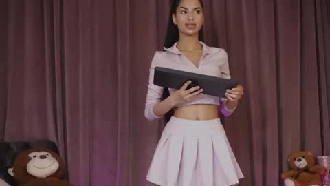 zariaavera online show from April 2026 08:11:02 PM