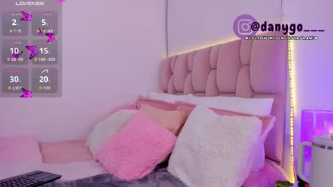 Zariana online show from September 2025 11:37:02 PM