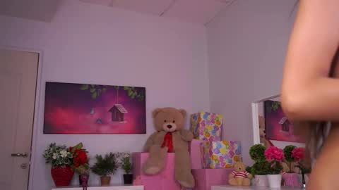 zariavera online show from October 2025 07:26:02 PM