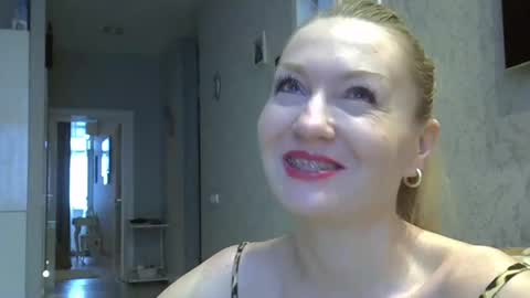Zarina Swift online show from January 2025 04:26:01 AM