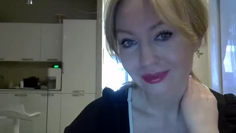 Zarina Swift online show from February 2025 04:41:02 AM