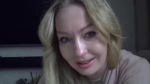 Zarina Swift online show from February 2025 05:27:01 AM