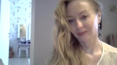Snapshot of zarinaswift chatting on May 2026 06:32:01 AM Zarina Swift online show from May 2026 06:32:01 AM