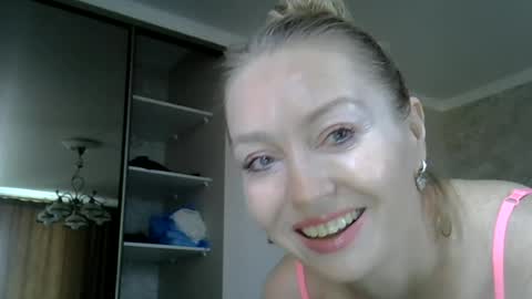 Snapshot of zarinaswift chatting on July 2026 05:56:01 AM Zarina Swift online show from July 2026 05:56:01 AM