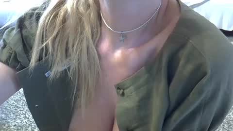 Snapshot of zarinaswift chatting on August 2026 10:14:02 AM Zarina Swift online show from August 2026 10:14:02 AM