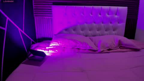 Zarina Waynne online show from March 2026 01:03:01 PM