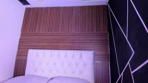 Zarina Waynne online show from March 2026 01:04:01 PM