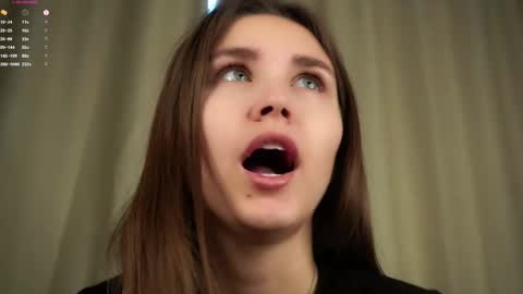 Emilia online show from October 2025 01:14:01 AM