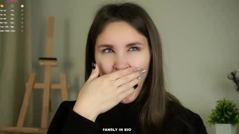 Emilia online show from October 2025 12:11:02 AM