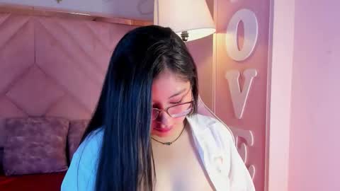 Zelene   online show from November 2025 12:28:01 PM