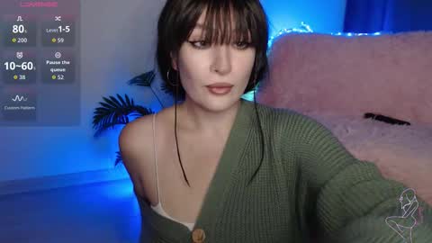 Clary online show from October 2025 07:15:02 PM