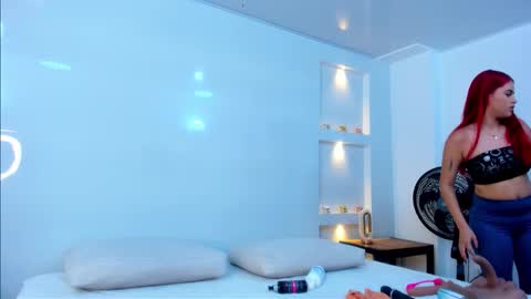 Zenda Evans online show from October 2025 02:39:02 AM