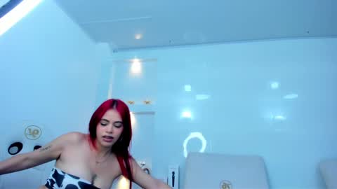 Zenda Evans online show from October 2025 04:33:01 AM