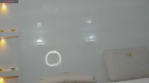 Zenda Evans online show from March 2026 04:01:02 AM