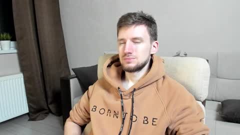 Andrew online show from September 2025 02:05:01 AM