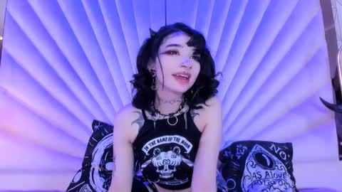 Snapshot of zephirah_abney chatting on February 2025 08:26:01 PM online show from February 2025 08:26:01 PM
