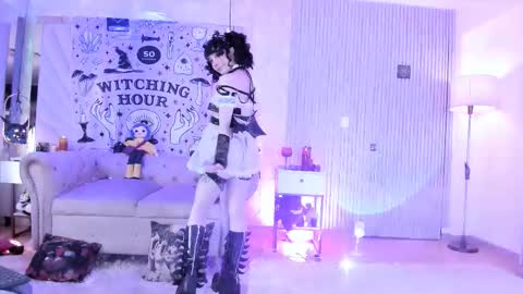    online show from October 2025 02:49:01 PM