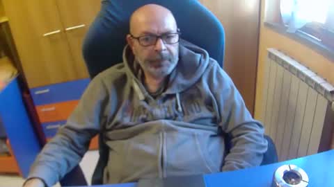 Snapshot of zeus58100 chatting on October 2025 07:49:02 AM zeus58100 online show from October 2025 07:49:02 AM