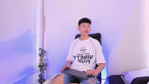 Snapshot of zeus_blaze chatting on September 2025 12:05:01 PM zeus_blaze online show from September 2025 12:05:01 PM