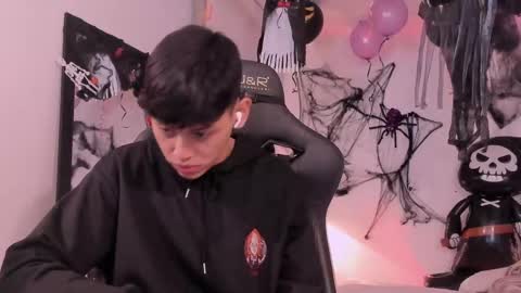 Snapshot of zeus_blaze chatting on October 2025 12:14:02 PM zeus_blaze online show from October 2025 12:14:02 PM