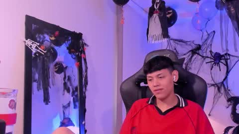 Snapshot of zeus_blaze chatting on October 2025 01:10:01 PM zeus_blaze online show from October 2025 01:10:01 PM