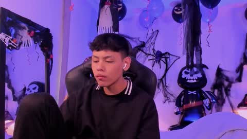 Snapshot of zeus_blaze chatting on October 2025 12:04:02 PM zeus_blaze online show from October 2025 12:04:02 PM