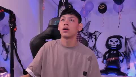 Snapshot of zeus_blaze chatting on October 2025 12:12:02 PM zeus_blaze online show from October 2025 12:12:02 PM